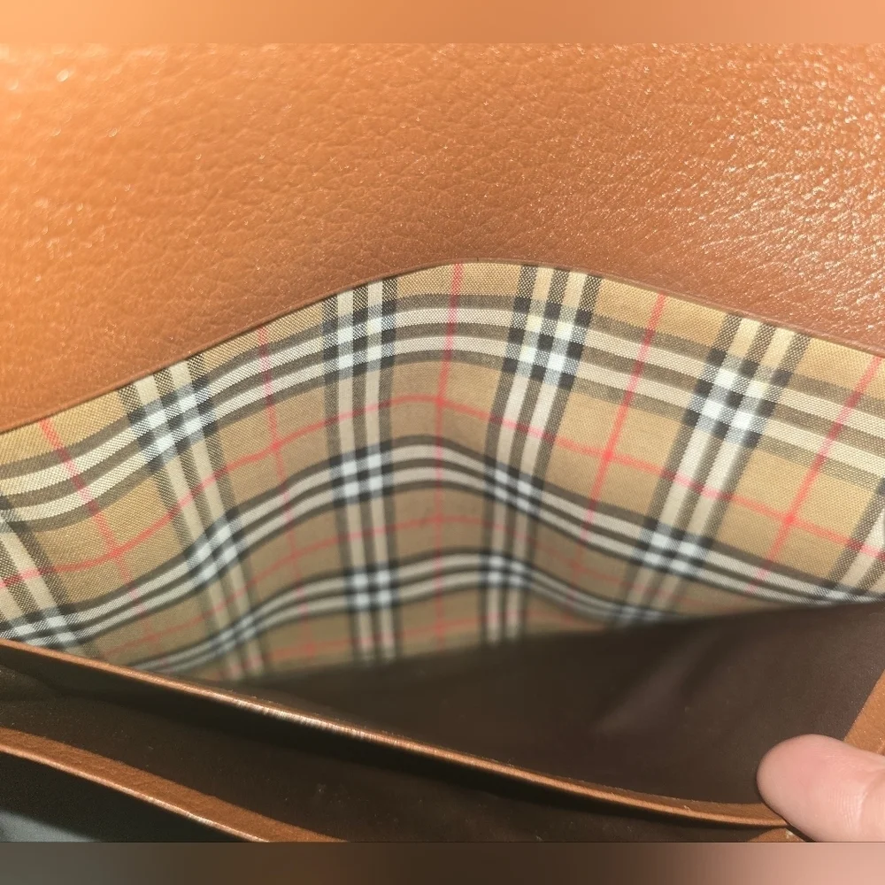 LIKE NEW - Burberry Tan Leather Wallet - Picture 9 of 9